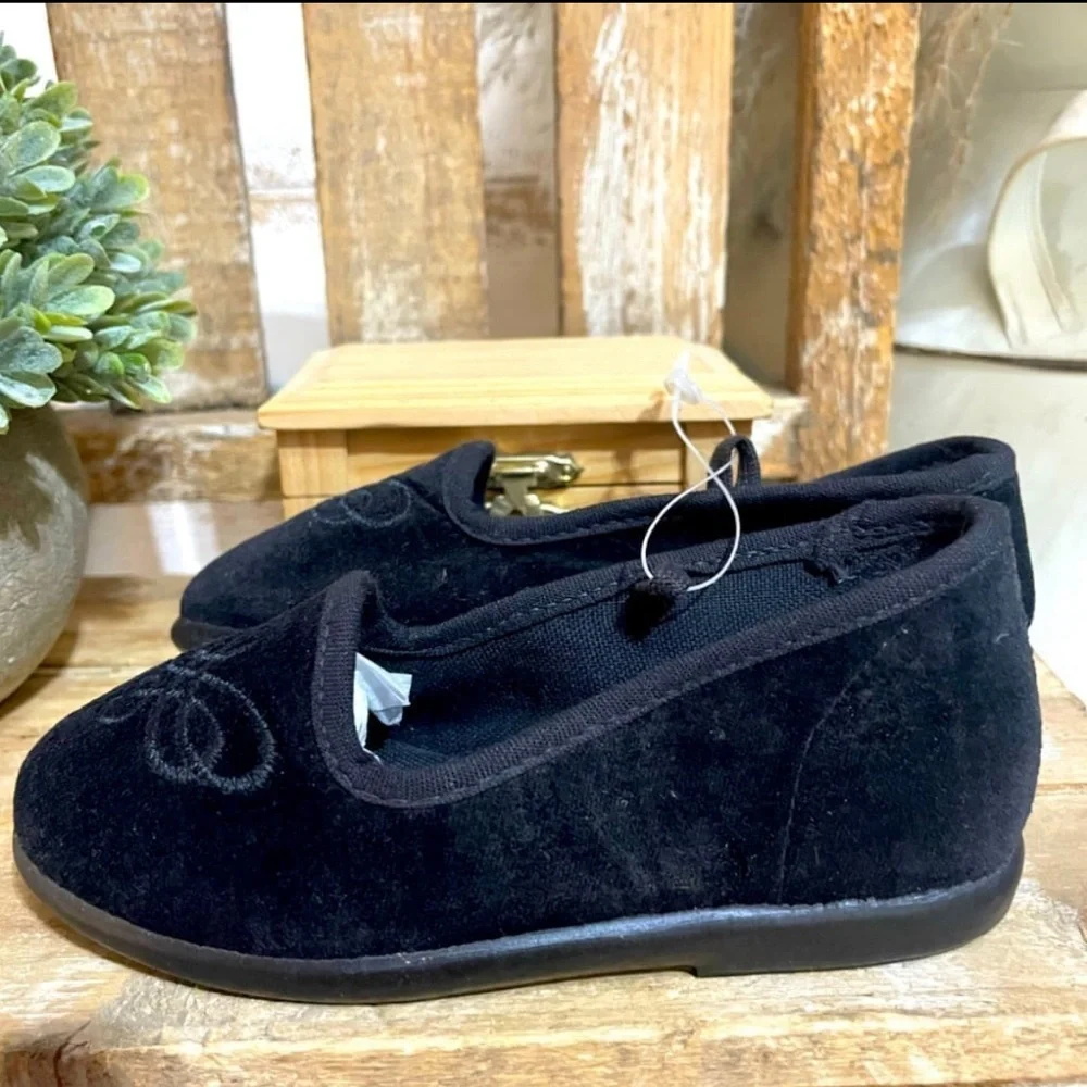 Velvet Black  Flats Slip On Loafers Embroidered Pointed Toe Doll Shoes Sz 5  NEW